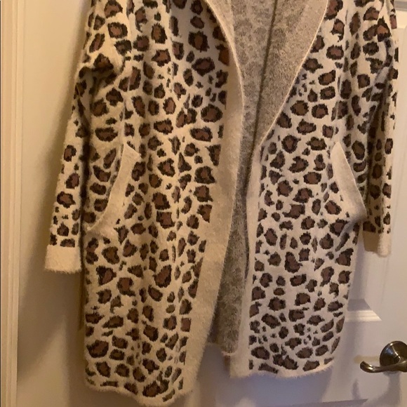 EUC Michelle Nicole Hooded Sweater - Picture 4 of 8